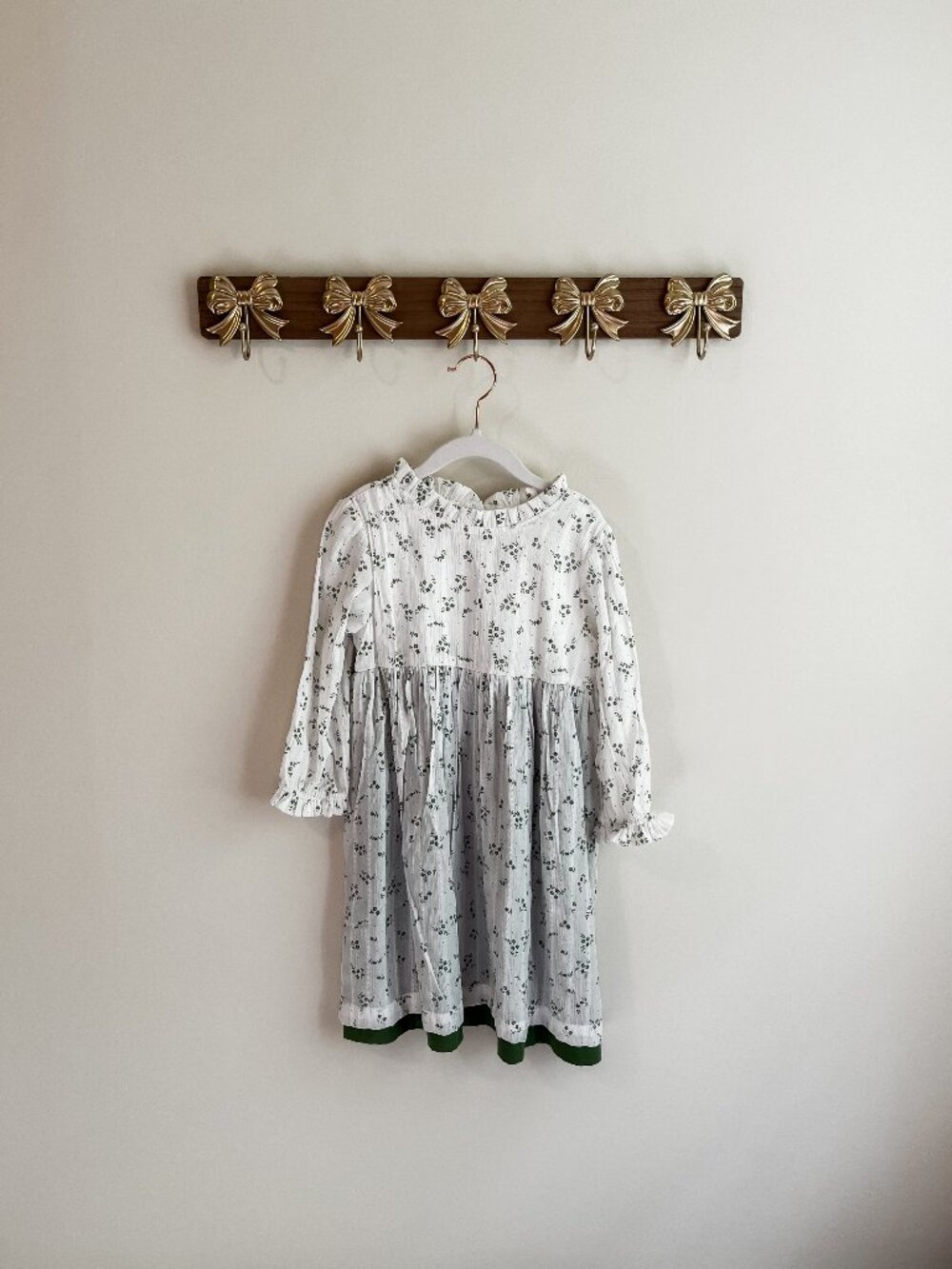 The Oaks Apparel Girls Size 6 Floral Long Sleeve Dress with Green Trim